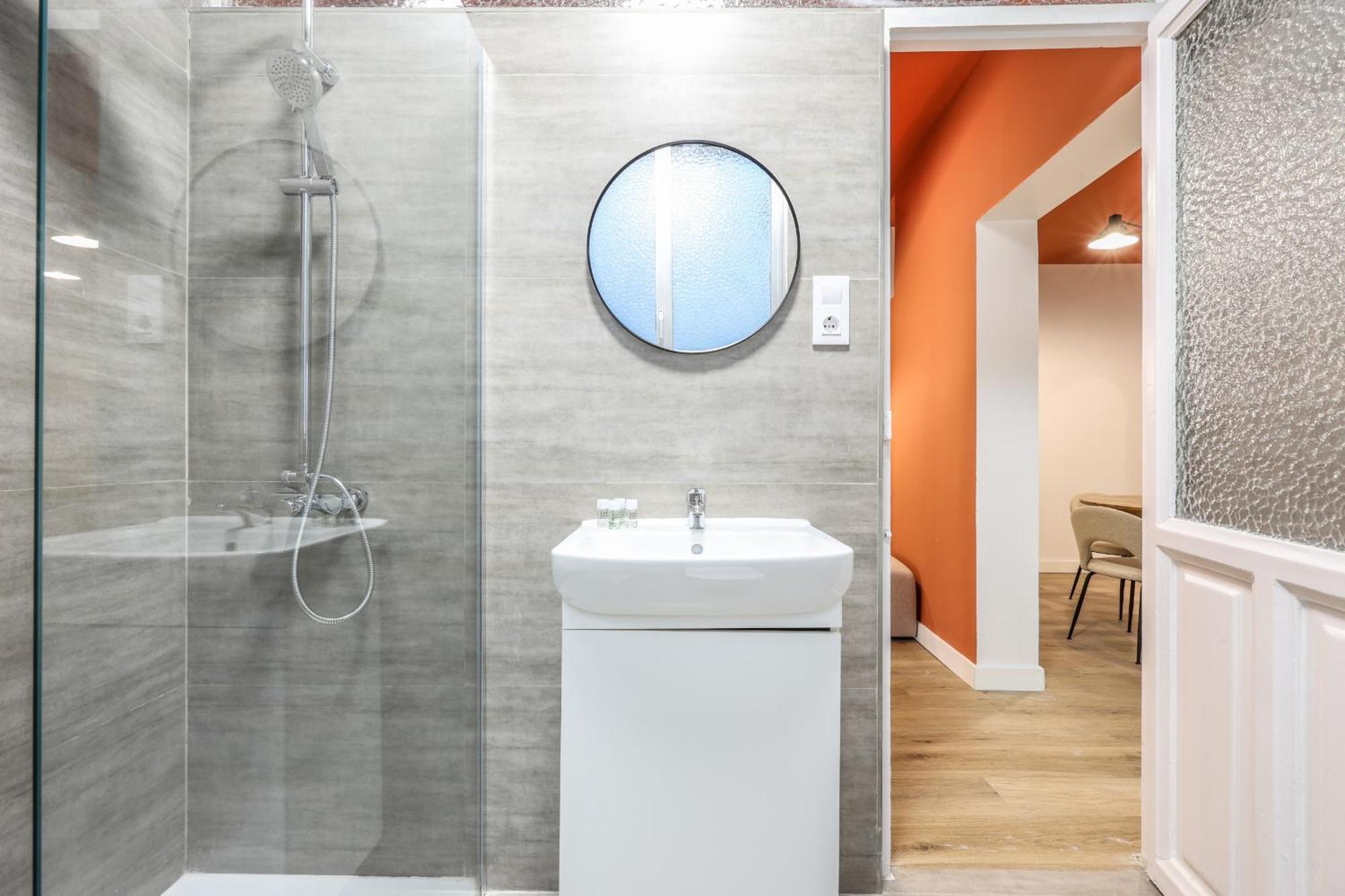 De Diseno Gran Via -no Ascensor- Apartment *